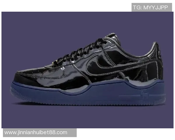 詹姆斯专属AF1即将发售超大皇冠Logo设计引发球迷热议