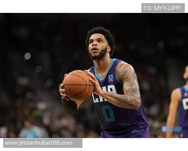 迈尔斯布里奇斯表现平平16投6中仅得15分5篮板三分球命中率不足三成 迈尔斯布里奇斯表现平平16投6中仅得15分5篮板三分球命中率不足三成