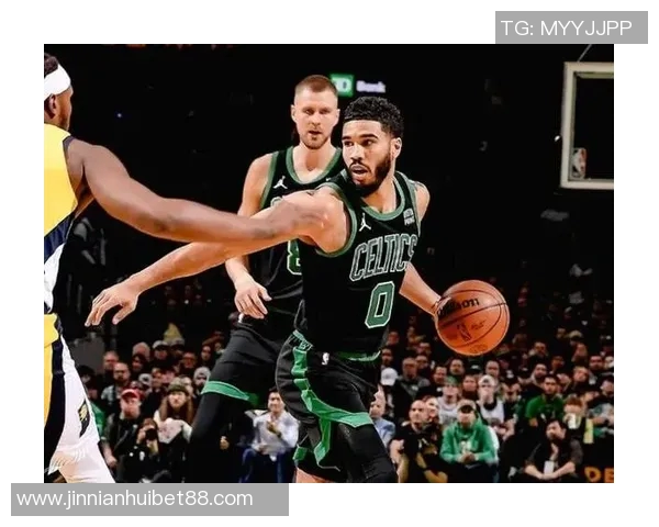 豪泽坚定支持普理查德期待他重拾状态并提升投篮表现 豪泽坚定支持普理查德期待他重拾状态并提升投篮表现