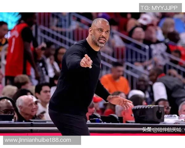 火箭成功包夹KD15中12无功而返乌度卡战术乏力引发质疑 火箭成功包夹KD15中12无功而返乌度卡战术乏力引发质疑